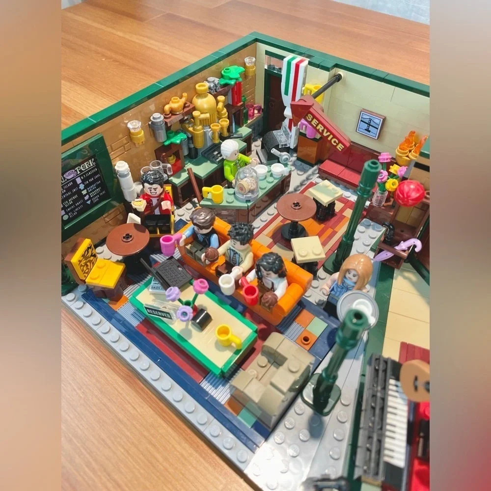 LEGO Ideas Friends Central Perk Complete Set 21319 Ross Rachel Chandler Monica